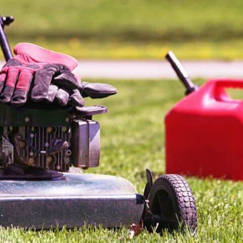 Lawnmower and gas can